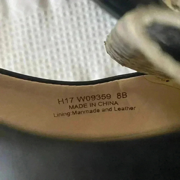 Cole Haan Margarite Black & Snake Print Embossed Tassel Pumps Low Block Heel - Picture 6 of 7